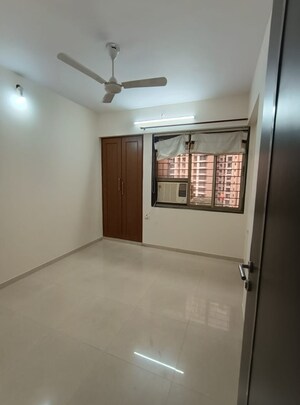 Room in 3 BHK Apartment at Neelkanth Palms, Kapur Bawdi – for Rent