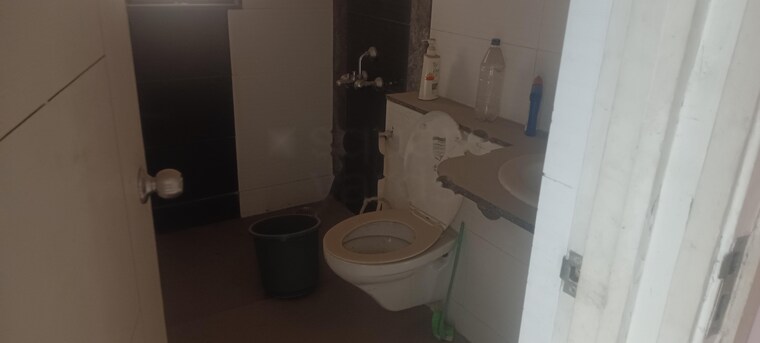 Bathroom, kalpataru-estate-phase-2-building-4-society 3 Bedroom 1400 Sq.Ft. Apartment In Pimple Gurav Pune 10389145