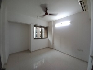 Room in 2.5 BHK Apartment at Lodha Splendora, Ghodbunder Road – for Sale