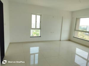 Room in 4 BHK Apartment at Kolte Patil Stargaze, Bavdhan – for Rent