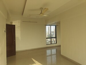 Room in 2 BHK Apartment at Oriental Heights, Seawoods – for Rent
