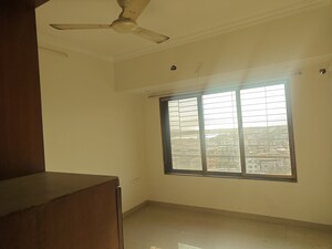 Room in 2 BHK Apartment at Oriental Heights, Seawoods – for Rent