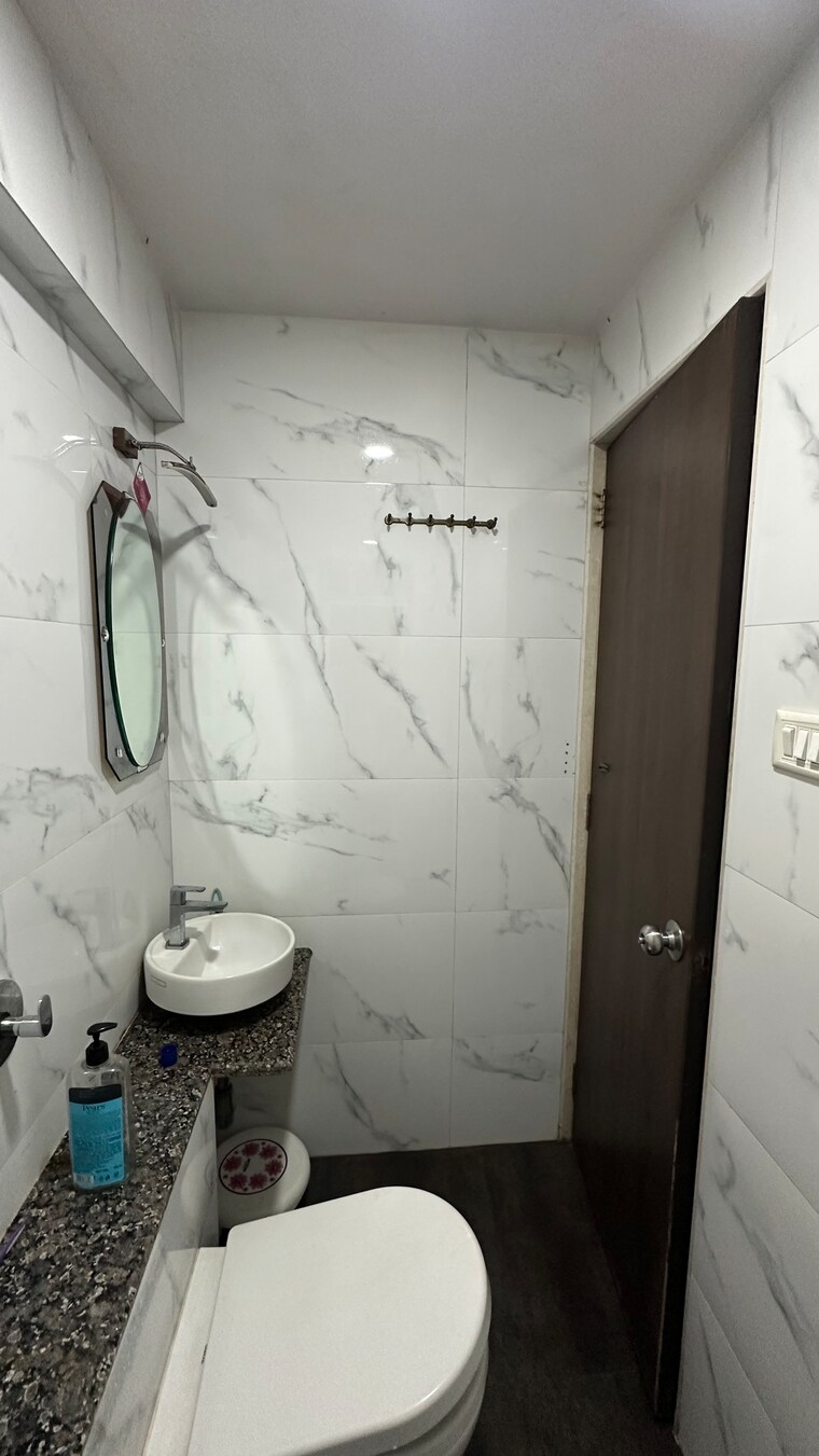 Bathroom, chandiwala-pearl-platinum 2 Bedroom 652 Sq.Ft. Apartment In Jogeshwari West Mumbai 10390358