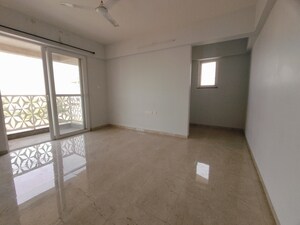 Room in 3 BHK Apartment at Kundan The Peak, Nibm Road – for Rent