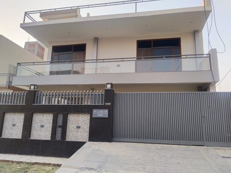 Exterior View, sector 10a 3 Bedroom 500 Sq.Yd. Builder Floor In Sector 10a Gurgaon 10390377