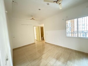 Room in 3 BHK Apartment at Gaur City 2 - 14th Avenue, Sector 16c Greater Noida – for Sale