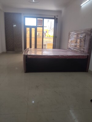 Room in 1 BHK Builder Floor at Neb Sarai – for Rent