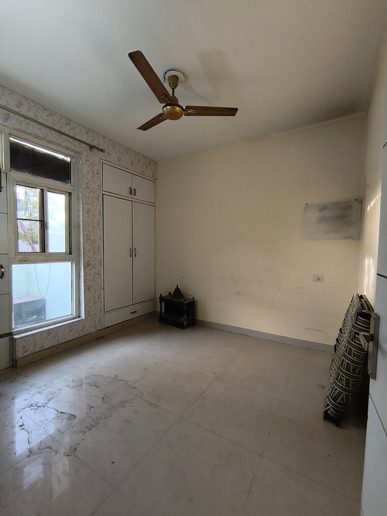 Room, nk-sharma-savitry-greens-2 2 Bedroom 800 Sq.Ft. Builder Floor In Ghazipur Zirakpur 10390405