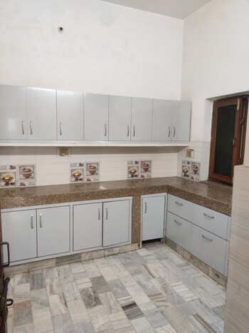 6+ BHK House for Sale in Aliganj, Lucknow