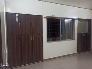 Room in 3 BHK Apartment at Dahanukar Colony – for Sale