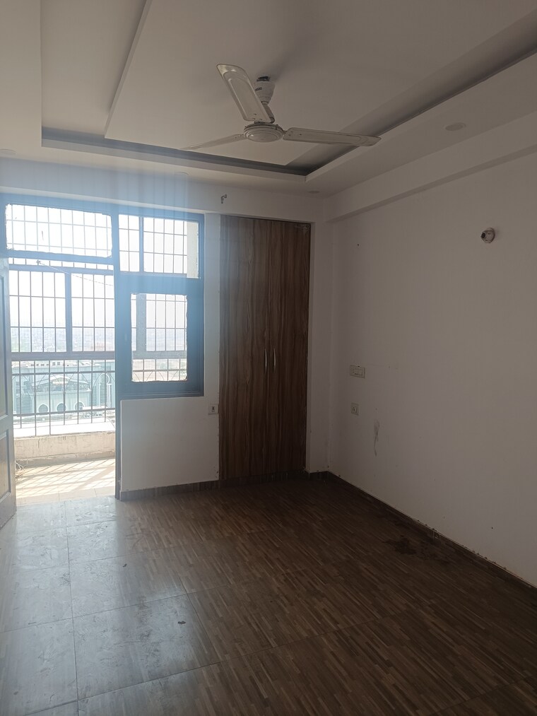 Room, raj nagar extension 3 Bedroom 1175 Sq.Ft. Apartment In Raj Nagar Extension Ghaziabad 10392581