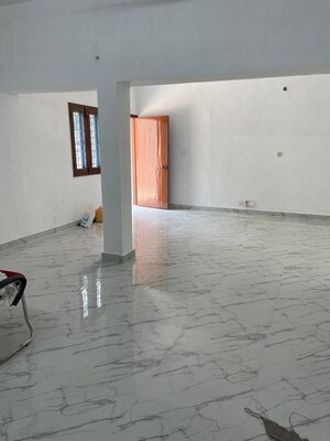 Room in 3 BHK Apartment at Vasant Kunj – for Rent