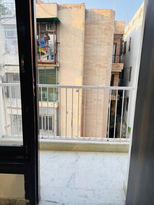 Balcony in 3 BHK Builder Floor at South Extension ii – for Rent
