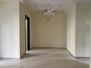 Room in 2.5 BHK Apartment at Adani Ten BKC, Bandra East – for Rent