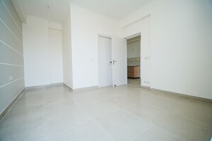 Room in 2.5 BHK Apartment at Gaur City 5th Avenue, Sector 4 Greater Noida – for Sale