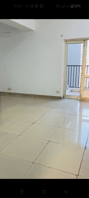 Room in 2.5 BHK Apartment at Panchsheel Greens II, Sector 16 Greater Noida – for Sale