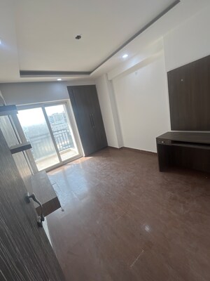 Furnished Amenities in 2.5 BHK Apartment at Galaxy North Avenue ll, Gaur City 2 – for Sale