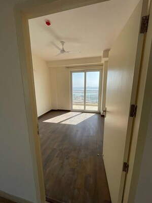 Room in 3 BHK Apartment at Conscient Heritage Max, Sector 102 – for Sale