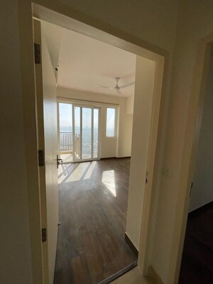 Room in 3 BHK Apartment at Conscient Heritage Max, Sector 102 – for Sale