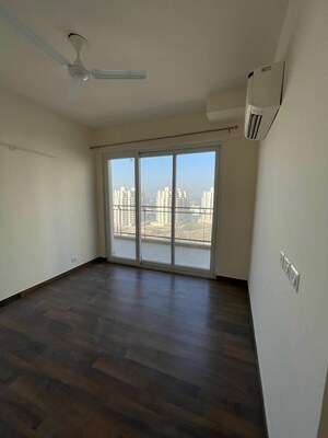Room in 3 BHK Apartment at Conscient Heritage Max, Sector 102 – for Sale