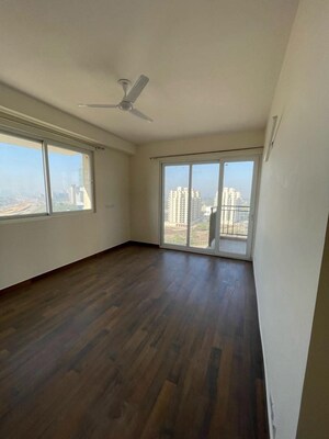 Room in 3 BHK Apartment at Conscient Heritage Max, Sector 102 – for Sale