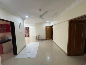 Room in 3 BHK Apartment at Dheeraj Devika, Bandra West – for Rent