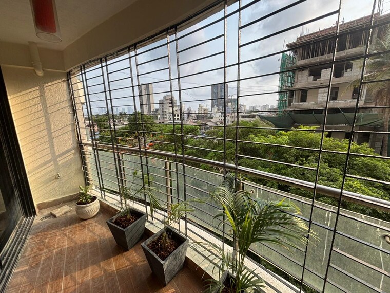 Balcony, dheeraj-devika 3 Bedroom 1400 Sq.Ft. Apartment In Bandra West Mumbai 10393003