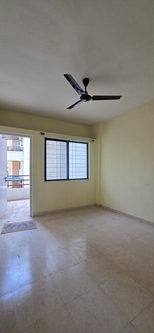 Room in 2 BHK Apartment at Goodwill Orchids, Dhanori – for Rent