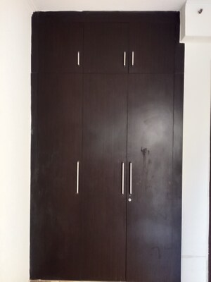 Furnished Amenities in 4 BHK Apartment at Saya Zion, Sector 4 Greater Noida – for Rent