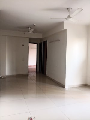 Room in 4 BHK Apartment at Saya Zion, Sector 4 Greater Noida – for Rent