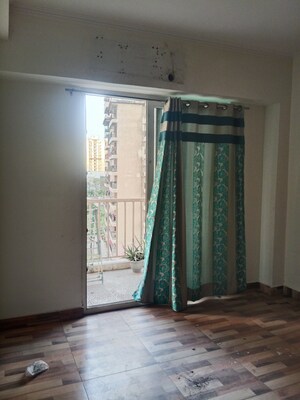Room in 4 BHK Apartment at Saya Zion, Sector 4 Greater Noida – for Rent