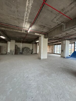  Showroom For Rent in Santacruz West