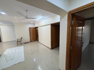 Room in 3 BHK Apartment at Dheeraj Devika, Bandra West – for Rent