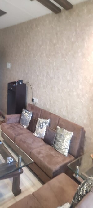 Furnished Amenities in 2 BHK Apartment at K Raheja Heights, Malad East – for Rent