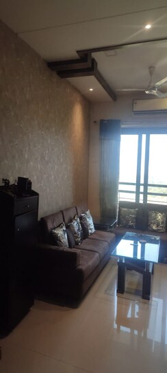 2 BHK Apartment For Rent in K Raheja Heights