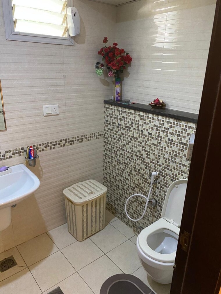 Bathroom, cooke town 2 Bedroom 1200 Sq.Ft. Apartment In Cooke Town Bangalore 10393072