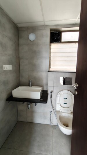 Bathroom in 1 BHK Apartment at Mahindra Alcove, Chandivali – for Rent