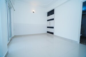 Room in 2.5 BHK Apartment at Galaxy North Avenue ll, Gaur City 2 – for Sale