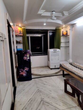 1.5 BHK Flat for Rent in Vile Parle West, Mumbai