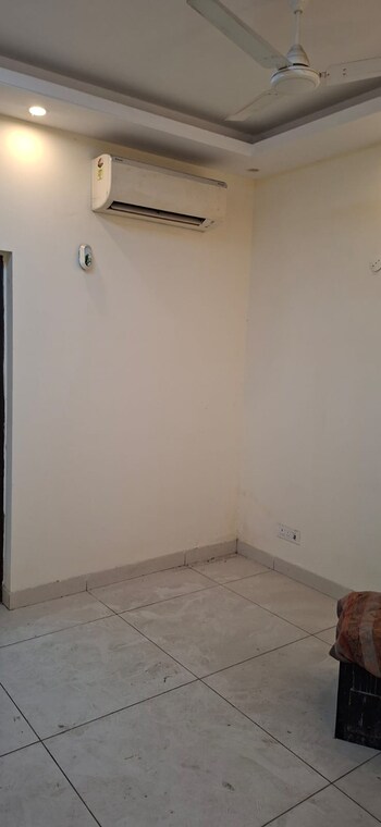 3 BHK Builder Floor for Rent in Green Fields Colony, Faridabad