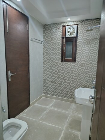 3 BHK Builder Floor for Rent in Green Fields Colony, Faridabad