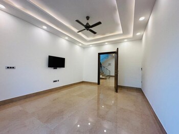 4 BHK Builder Floor for Sale in Chattarpur, Delhi