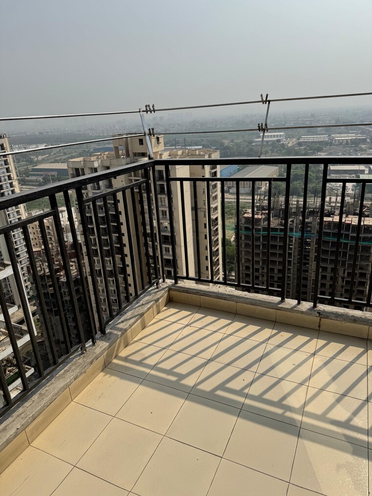 Balcony, galaxy-north-avenue 3 Bedroom 1500 Sq.Ft. Apartment In Gaur City 1 Greater Noida 10398703