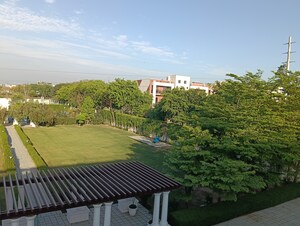  Plot – Garden View at DLF Hyde Park, South Mullanpur - for Sale