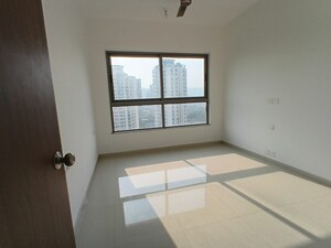 2 BHK Apartment For Rent in Kalpataru Immensa B, Kolshet Road
