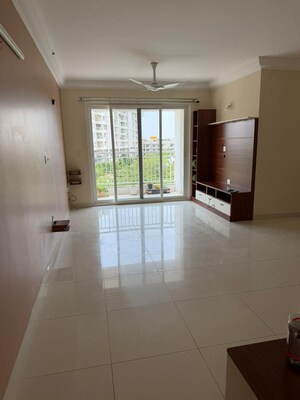 Room in 2 BHK Apartment at Puravankara Palm Beach, Hennur – for Rent