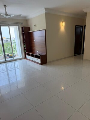 Room in 2 BHK Apartment at Puravankara Palm Beach, Hennur – for Rent