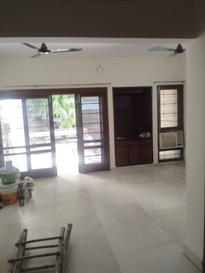 Room in 3.5 BHK Independent House at Safdarjung Enclave – for Rent