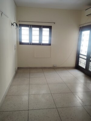 Room in 3.5 BHK Independent House at Safdarjung Enclave – for Rent