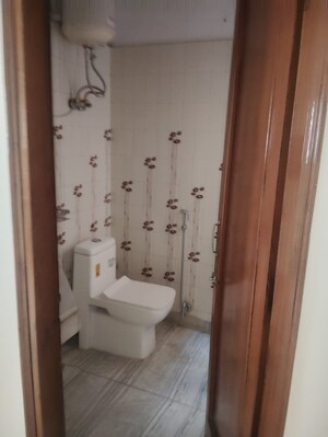 Bathroom in 3.5 BHK Independent House at Safdarjung Enclave – for Rent